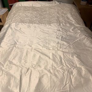 Queen sized duvet cover & 2 matching pillow shams